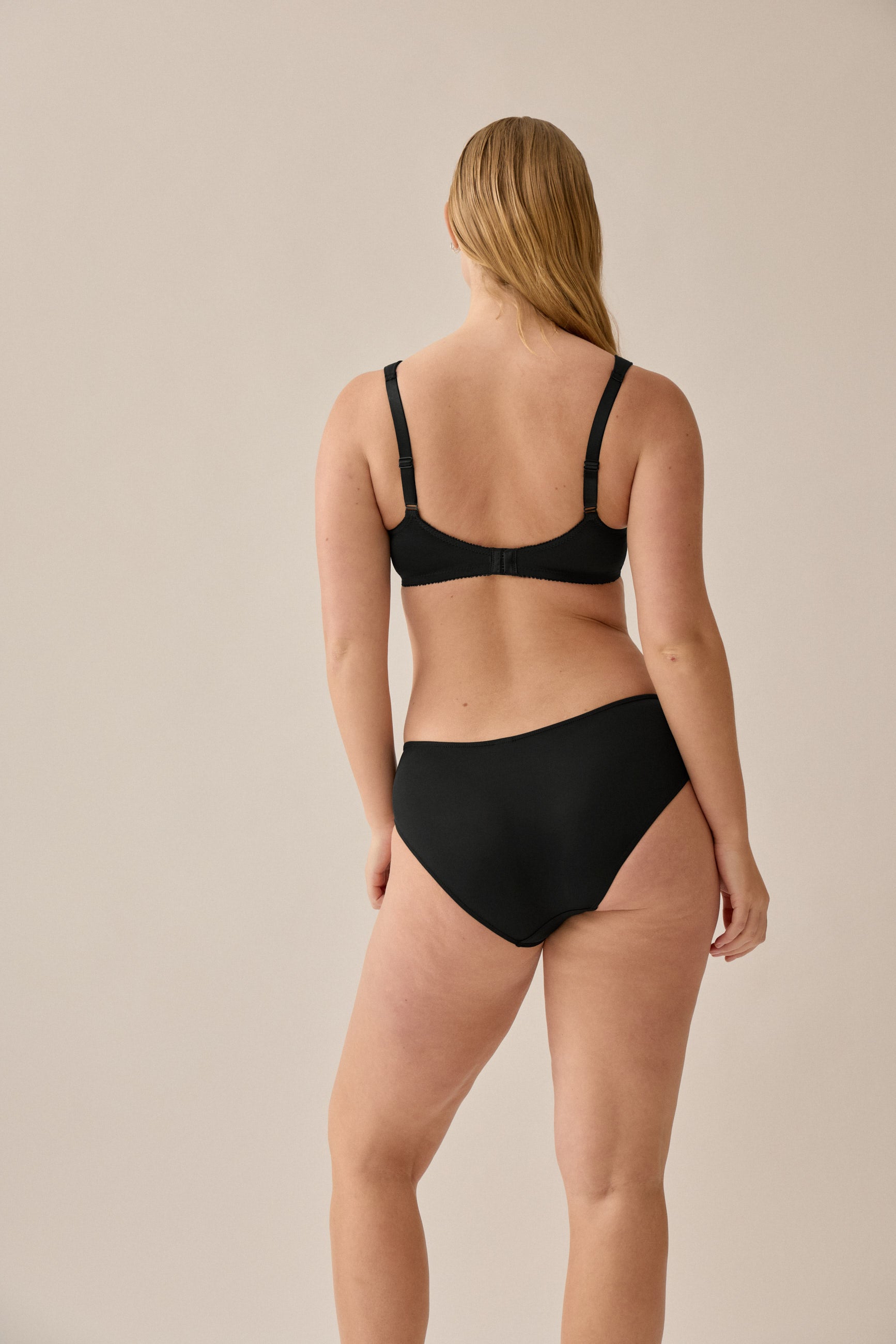 Soft Bra with Cup and Relief Straps - Black