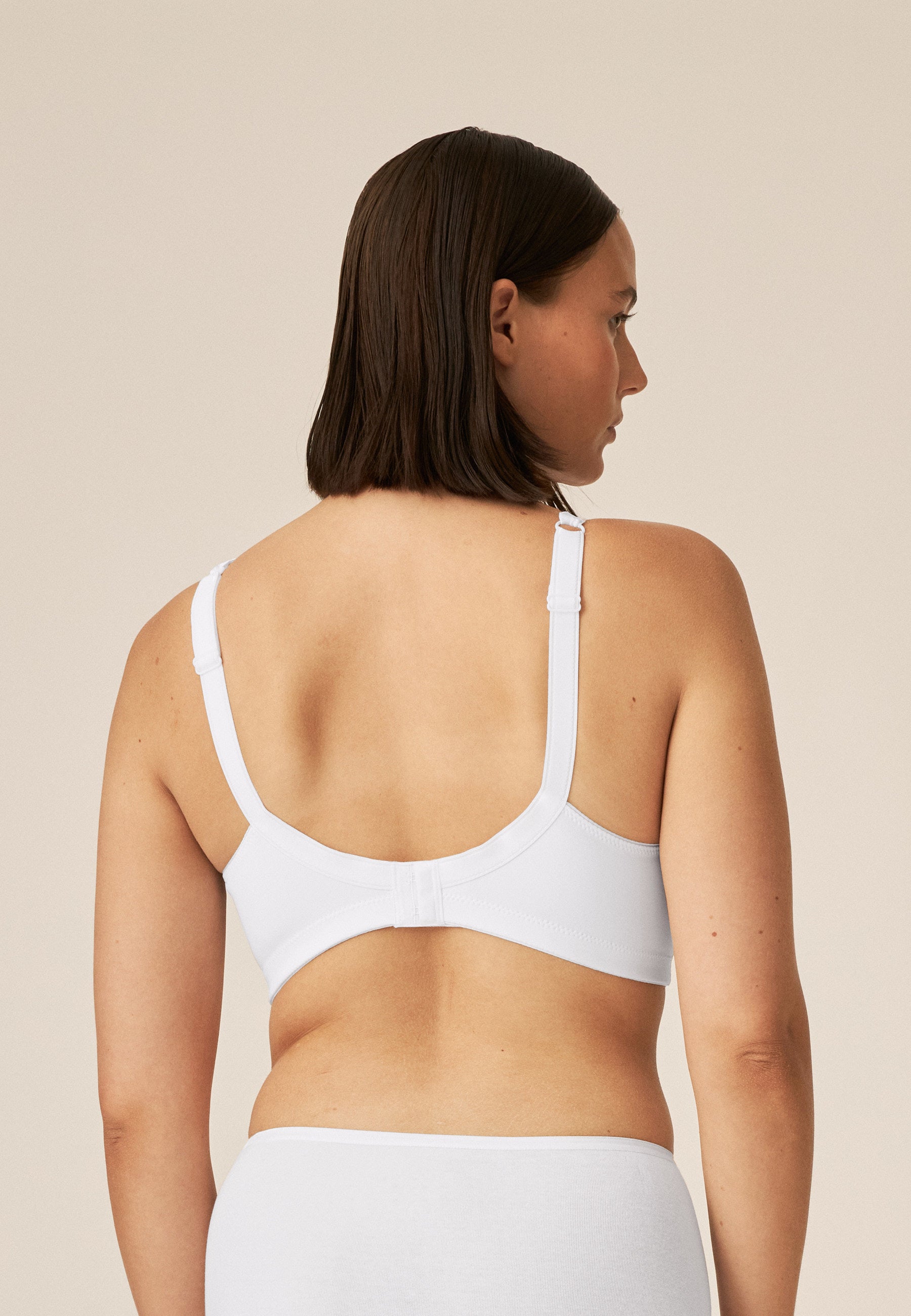 Minimizer Soft Bra with Glossy Band - White