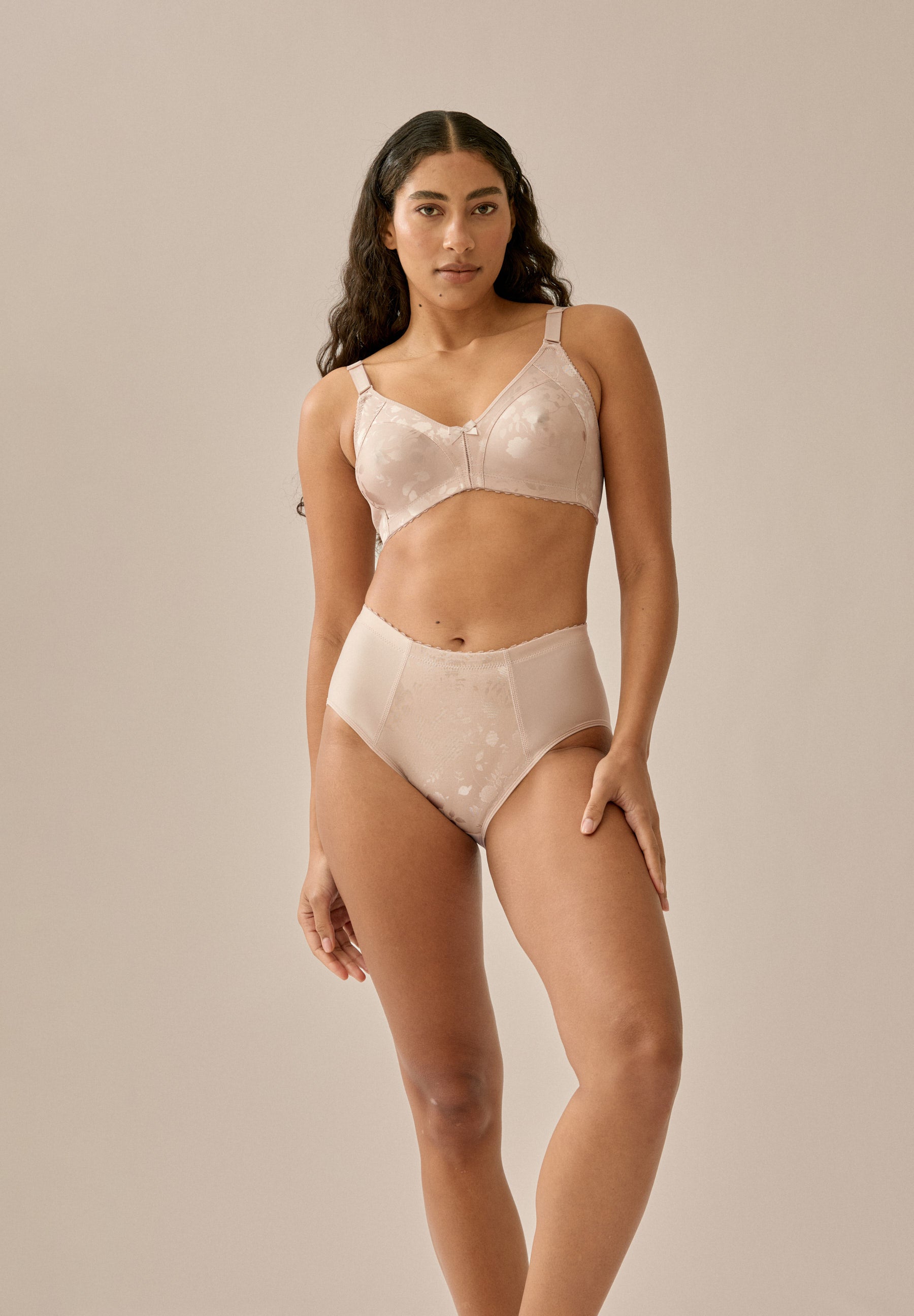 Sujetador suave Minimizer (reductor) con estampado de flores