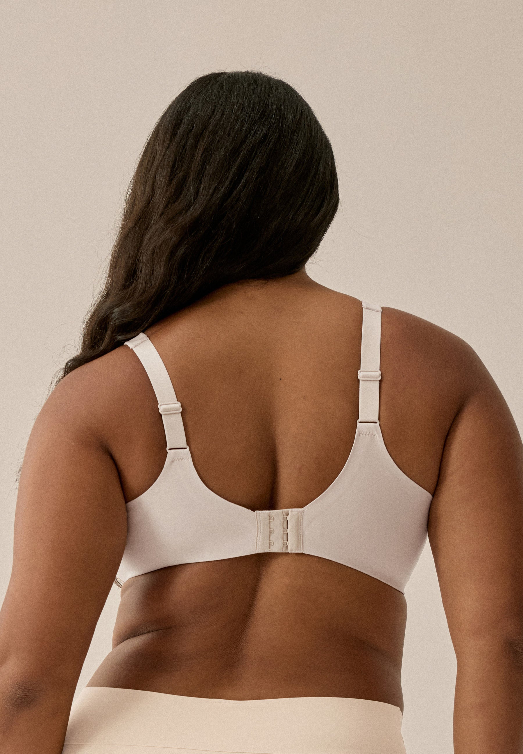 Sujetador suave Side Smoother con tirantes acolchados – Beige Claro