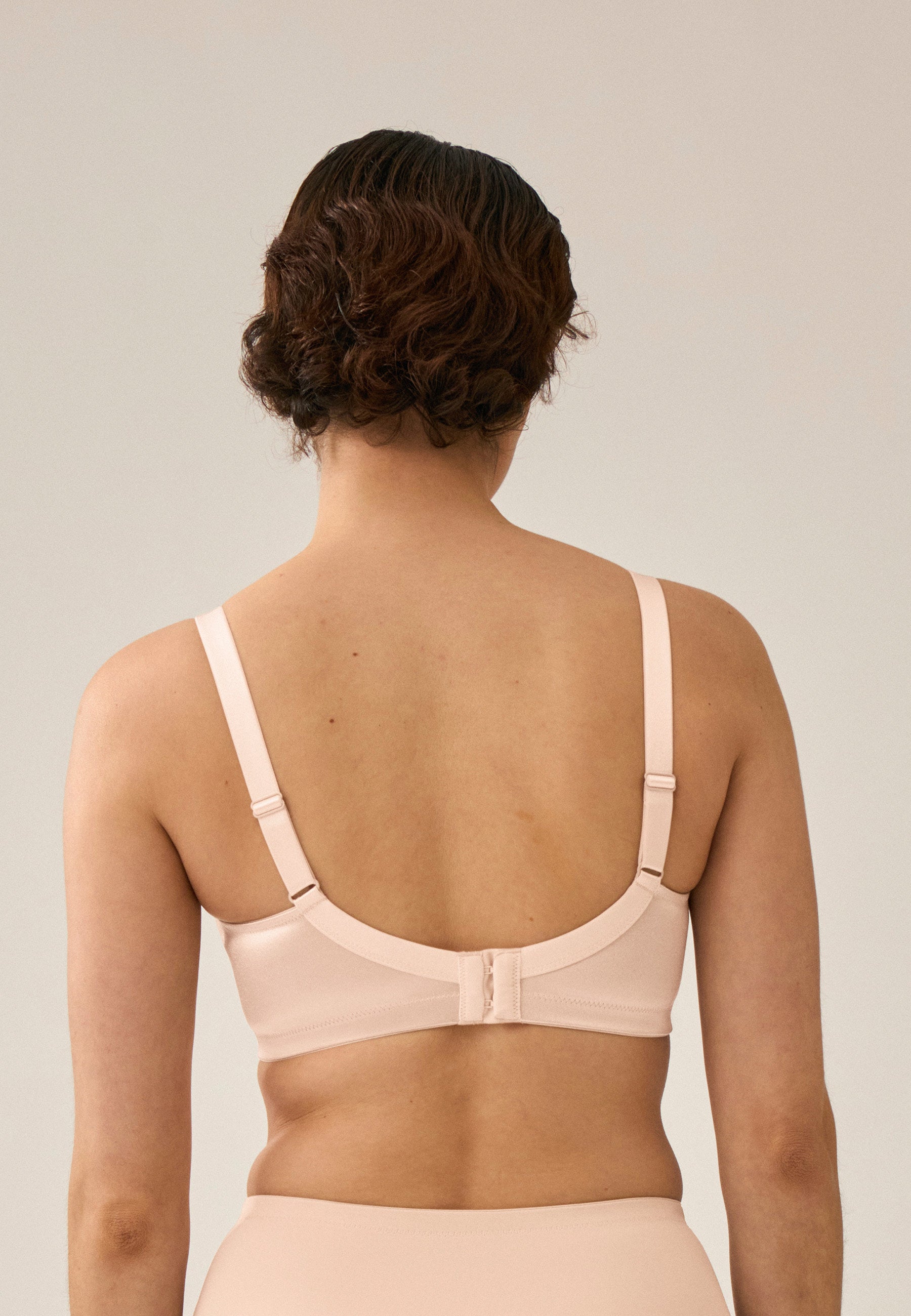 Curve Hugger - Soft Bra - Light Beige