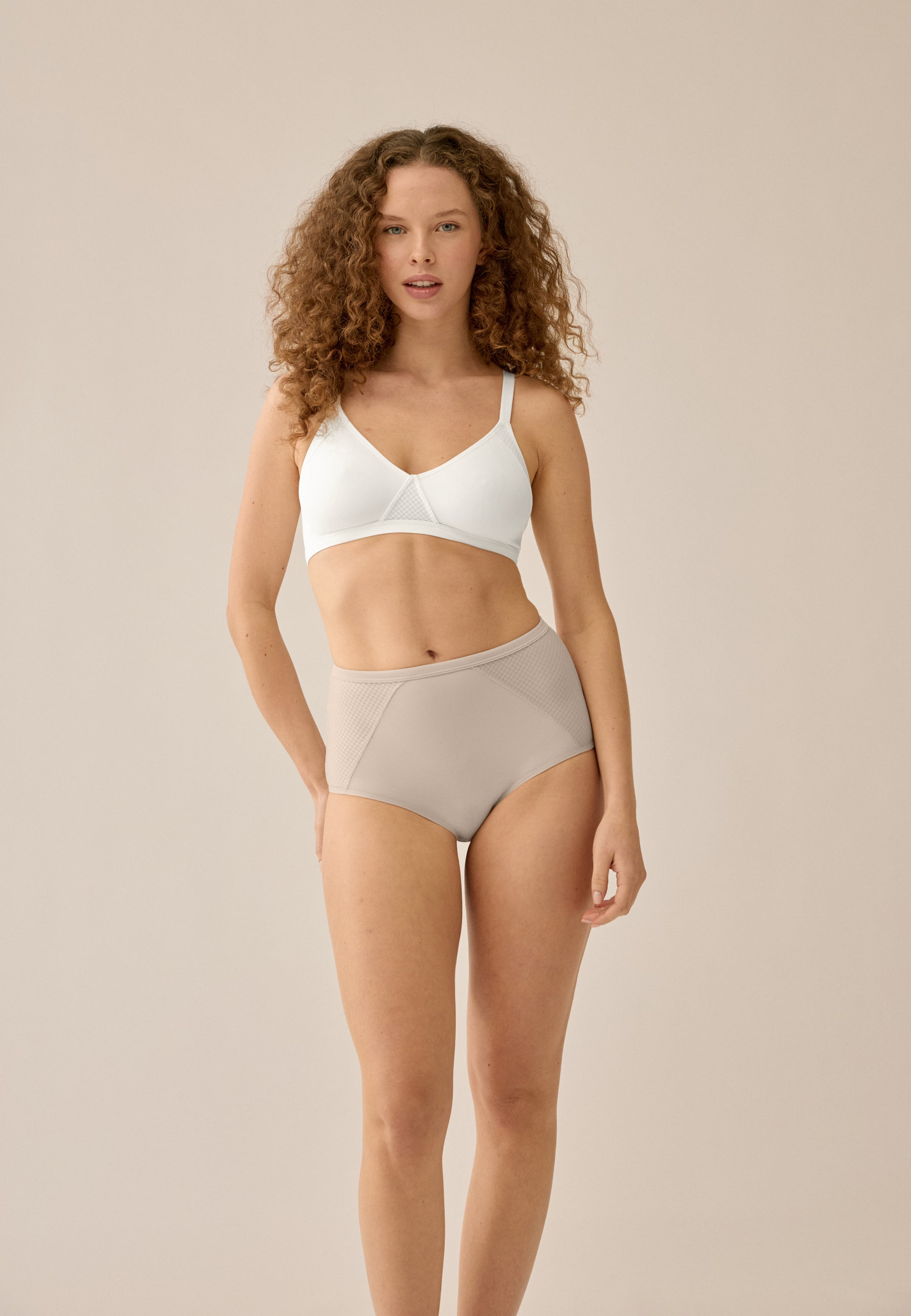 Dynamic Comfort Bra - Ecru