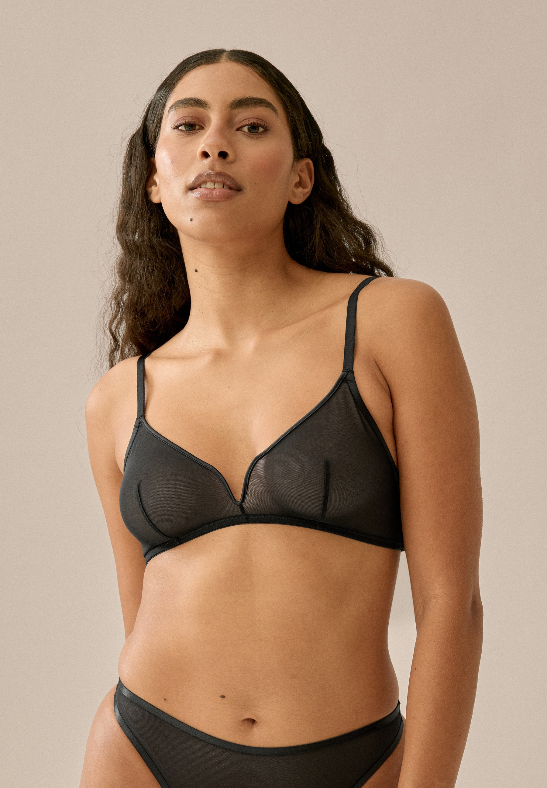 Sheer Mesh Triangel-BH ohne Bügel - Schwarz