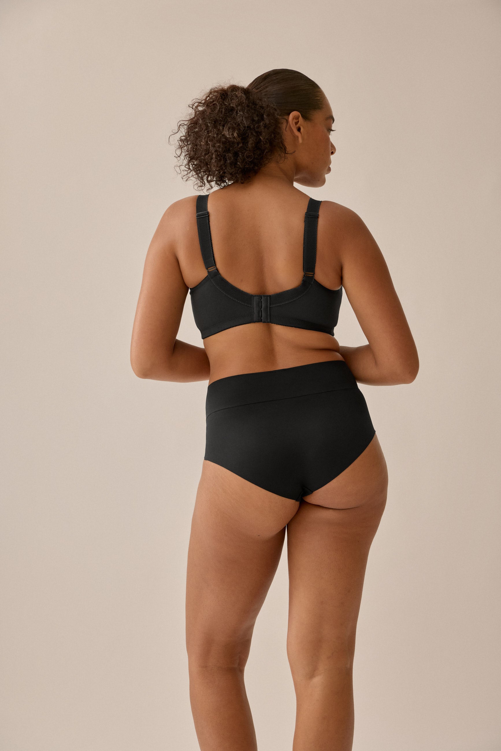 Wire-free Soft Bra with Padding - Black