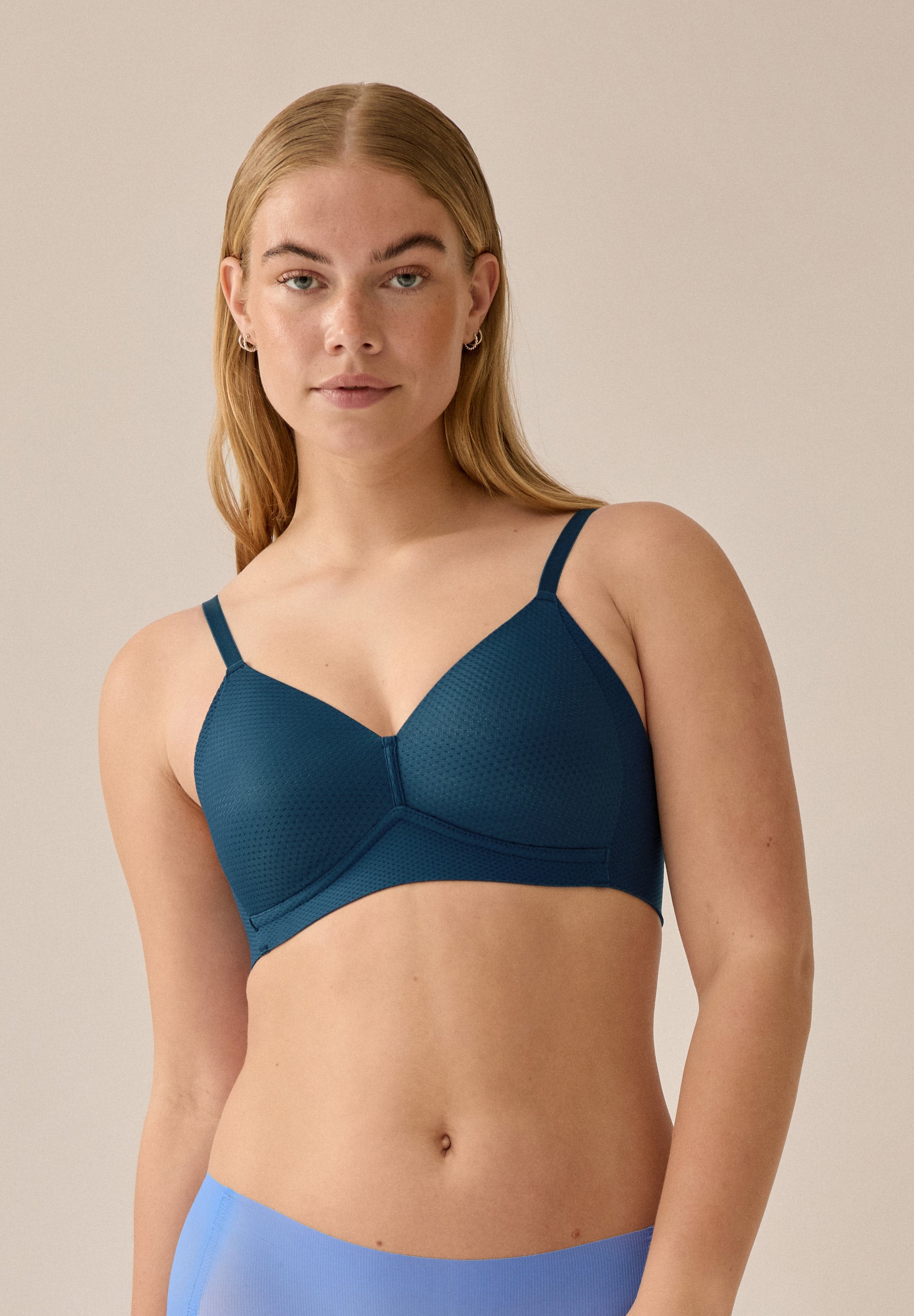 Soft Bra with Side Smoother Effect and Jacquard look – Insignia Blue