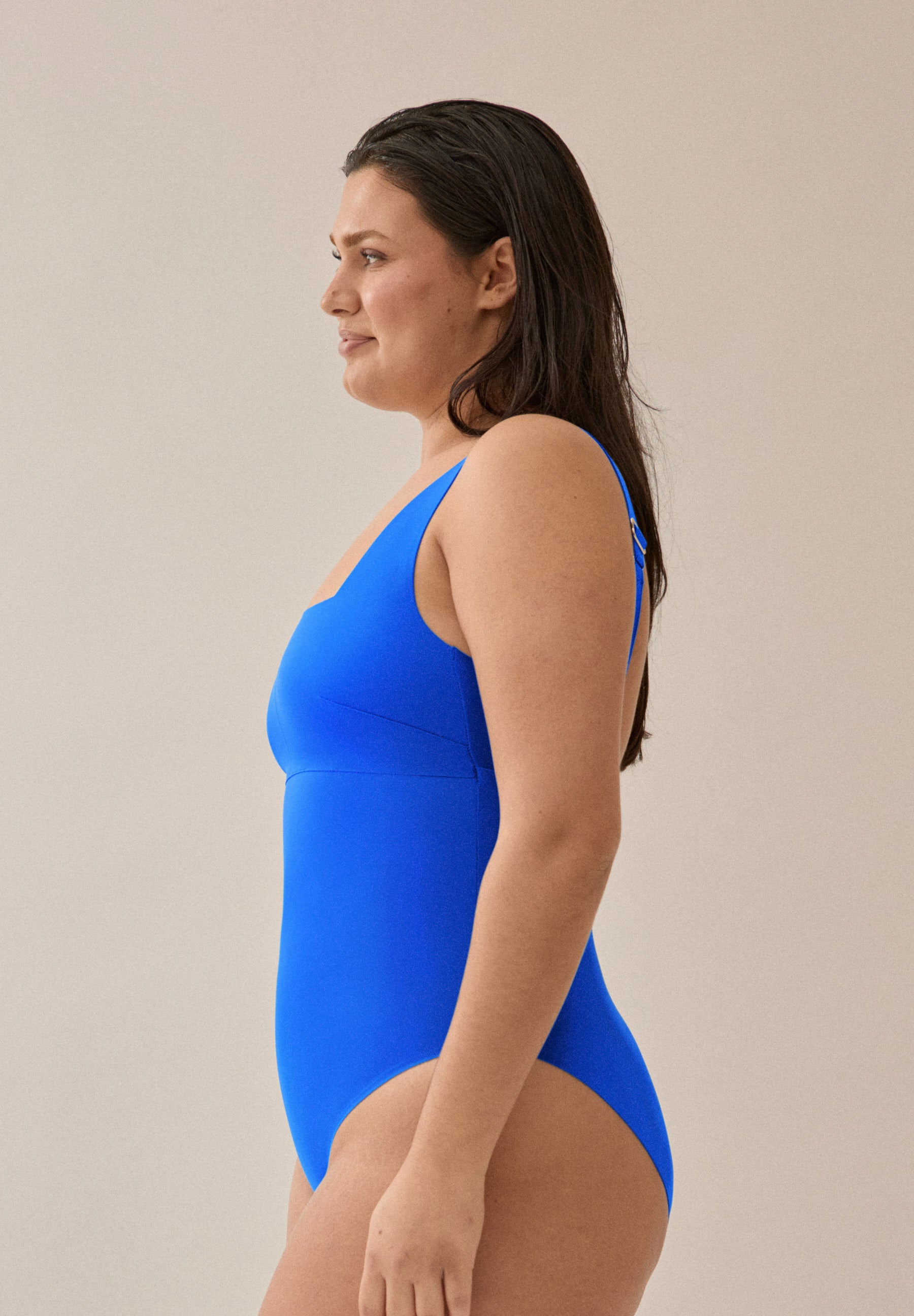 Swimsuit with Padded Cups and Clean-Cut Straps – Ultramarine