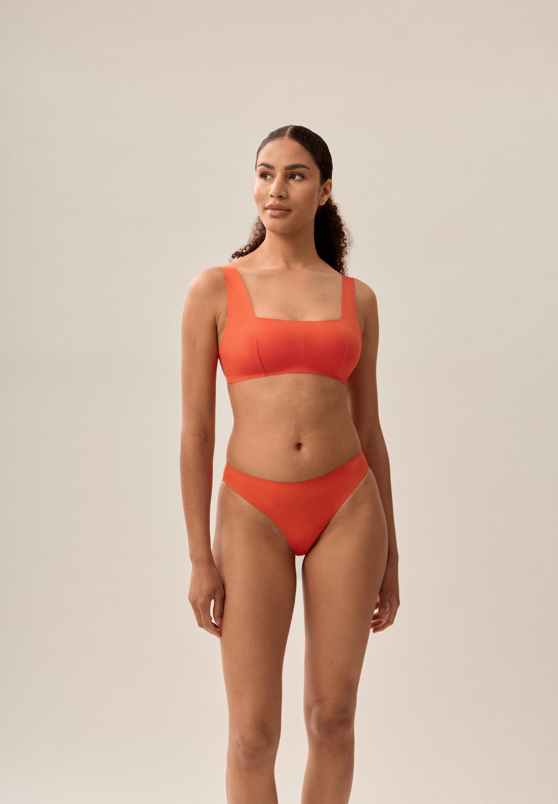 Bustier Bikini Top mit Clean-Cut Trägern und Schale - Grenadine