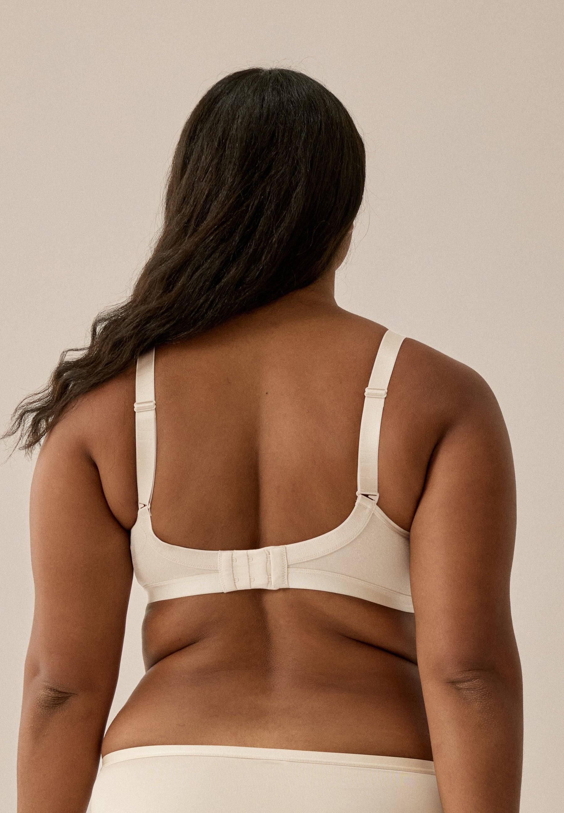 Air Magic-BH mit Bügel und atmungsaktiven Spacer-Cups - Light Beige