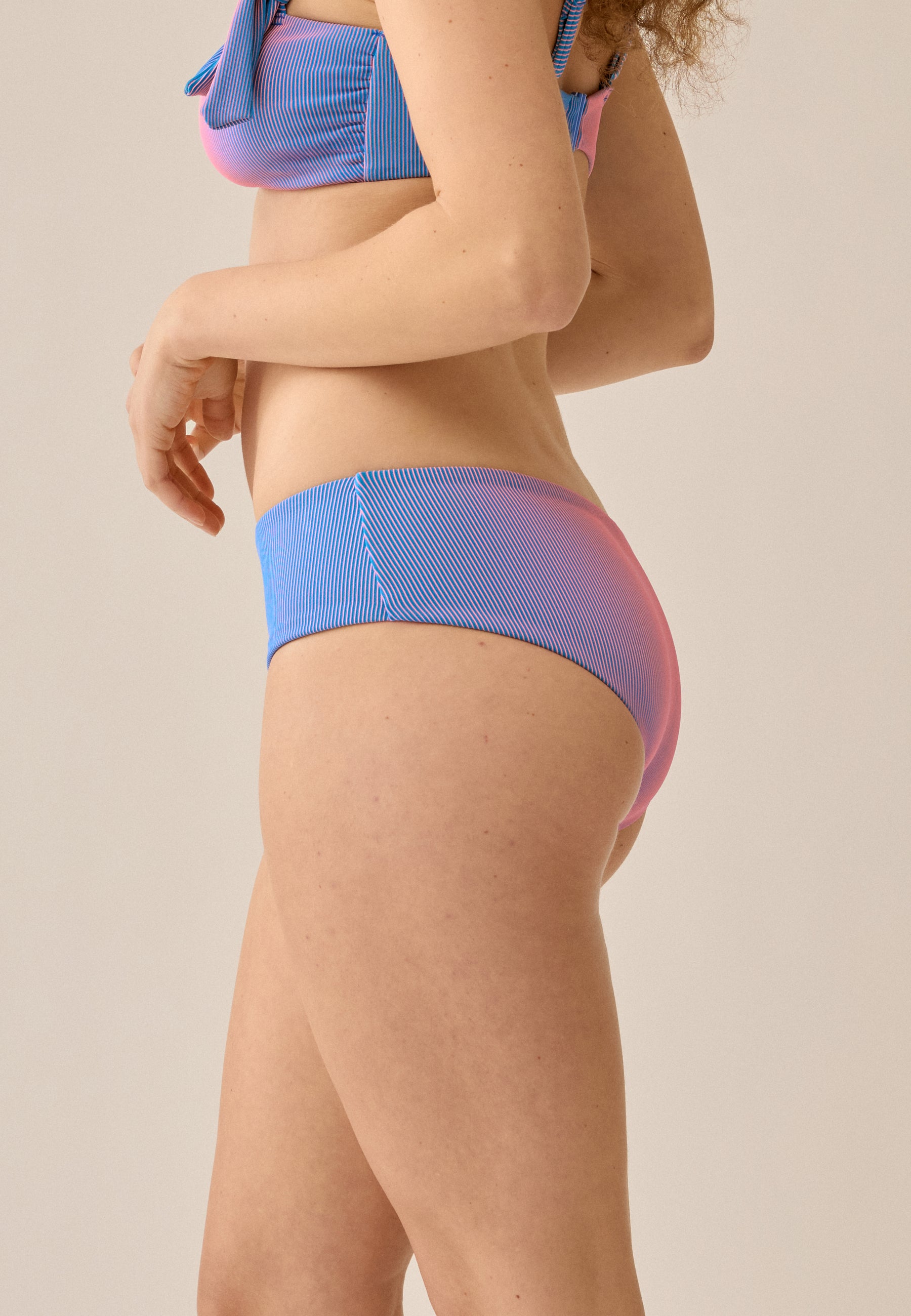 Bikini Bottoms in Chameleon Ribbed Look - Blue-Pink